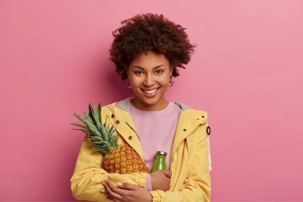 Pineappling: A Técnica Noturna para Preservar os Cachos
