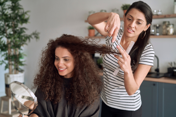 Corte em Camadas para Cabelos Cacheados