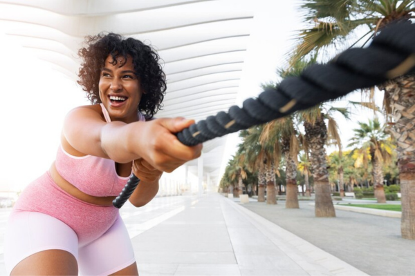 Penteados resistentes ao suor: Look perfeito para o treino cacheado